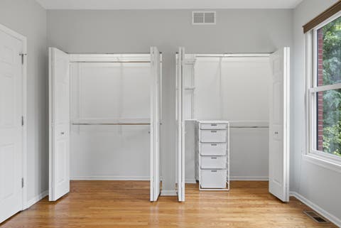 Tiny photo for 935 W College Parkway, Chicago, IL 60608 (MLS # 12739998)