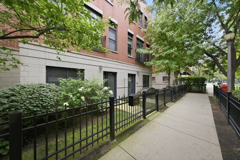 Tiny photo for 935 W College Parkway, Chicago, IL 60608 (MLS # 12739998)