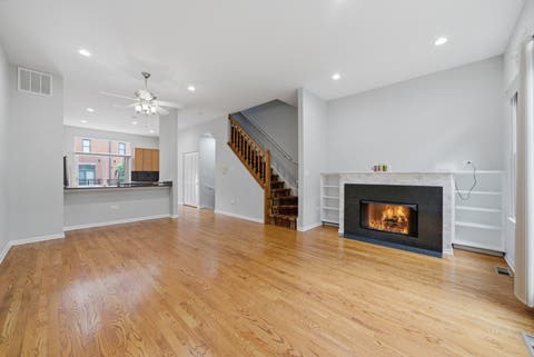 Tiny photo for 935 W College Parkway, Chicago, IL 60608 (MLS # 12739998)
