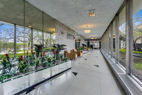 Tiny photo for 3950 N Lake Shore Drive #1130, Chicago, IL 60613 (MLS # 12554877)