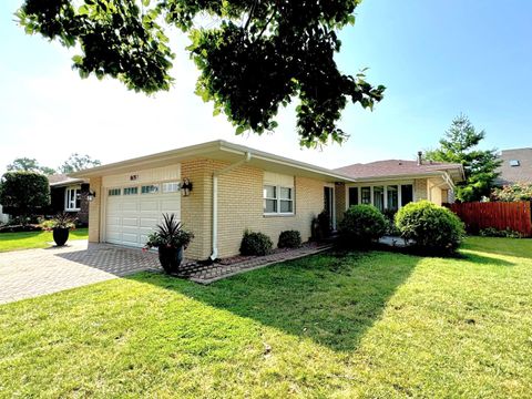 Photo of 8057 Valley Drive, Palos Hills, IL 60465 (MLS # 12572499)