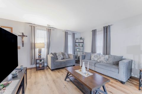 Tiny photo for 813 Serendipity Drive, Aurora, IL 60504 (MLS # 12570198)