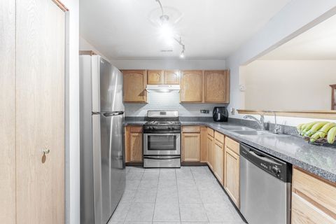 Tiny photo for 813 Serendipity Drive, Aurora, IL 60504 (MLS # 12570198)