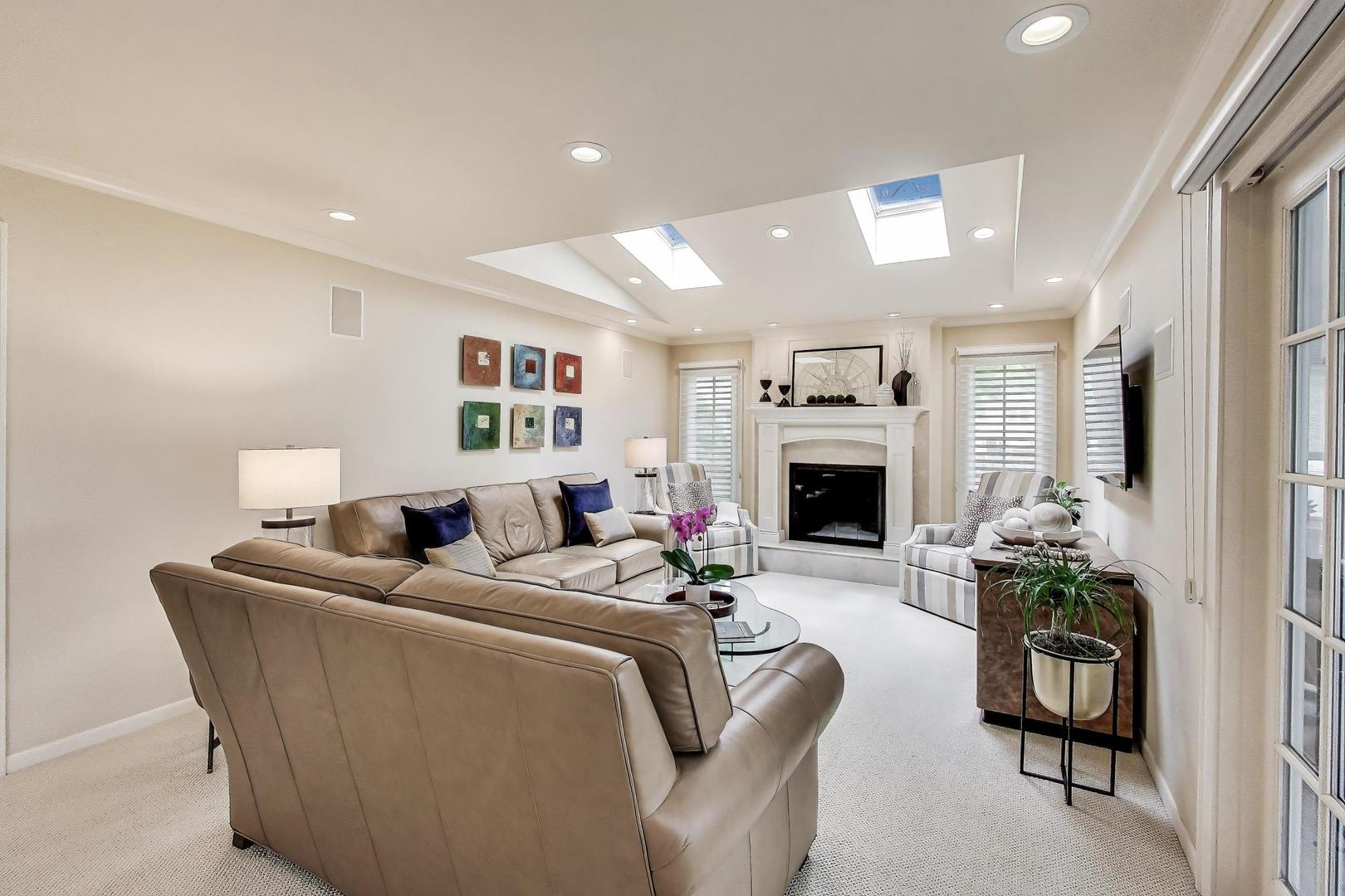 1102 W Skylark Court