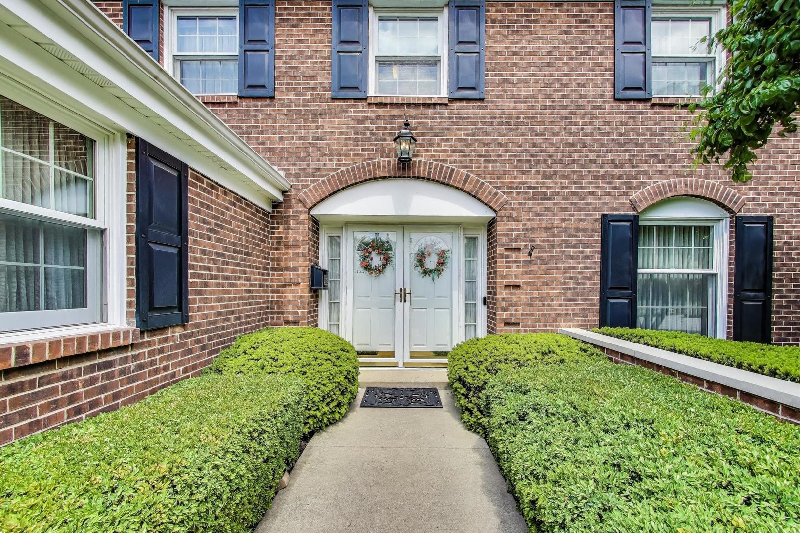 1102 W Skylark Court