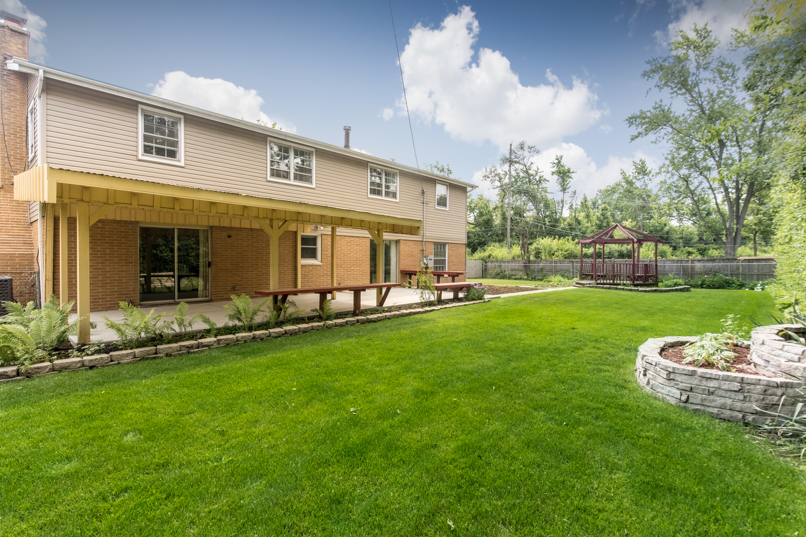 1504 Pfingsten Road