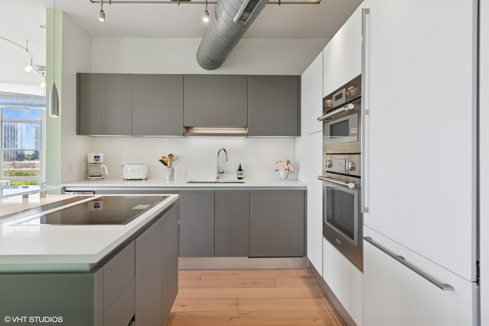1200 W Monroe Street 808