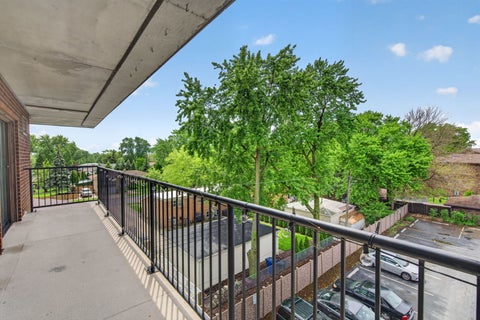 Tiny photo for 9540 Mayfield Avenue #S307, Oak Lawn, IL 60453 (MLS # 12765604)