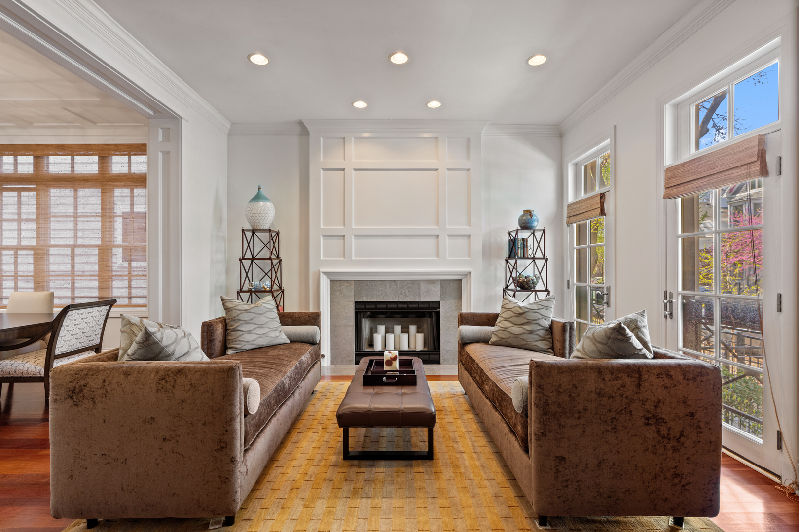 1243 W Nelson Street