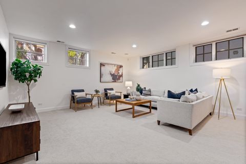Tiny photo for 1243 W Nelson Street, Chicago, IL 60657 (MLS # 12626325)