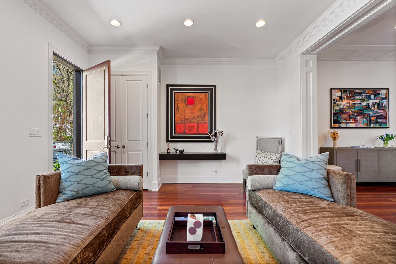 1243 W Nelson Street