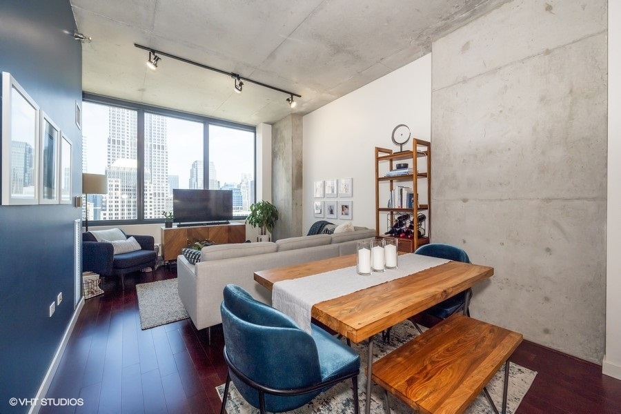 235 W VAN BUREN Street 3716
