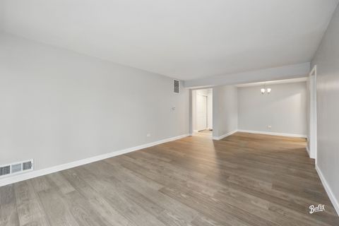 Tiny photo for 5500 Carriageway Drive #213, Rolling Meadows, IL 60008 (MLS # 12545743)