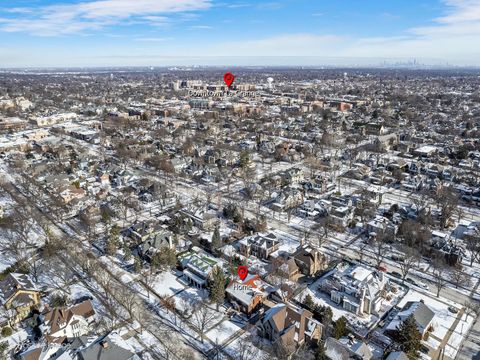 Tiny photo for 225 S Stone Avenue, La Grange, IL 60525 (MLS # 12556625)