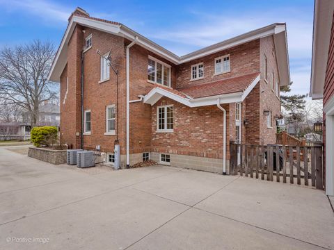 Tiny photo for 225 S Stone Avenue, La Grange, IL 60525 (MLS # 12556625)