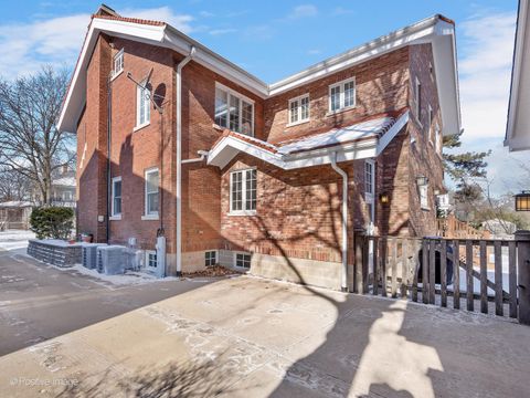 Tiny photo for 225 S Stone Avenue, La Grange, IL 60525 (MLS # 12556625)