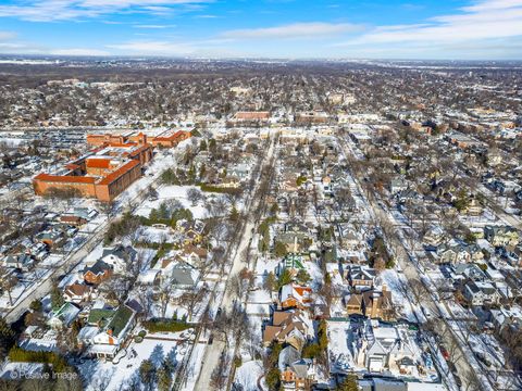 Tiny photo for 225 S Stone Avenue, La Grange, IL 60525 (MLS # 12556625)