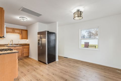 Tiny photo for 303 SPRUCE Street, North Aurora, IL 60542 (MLS # 12543817)