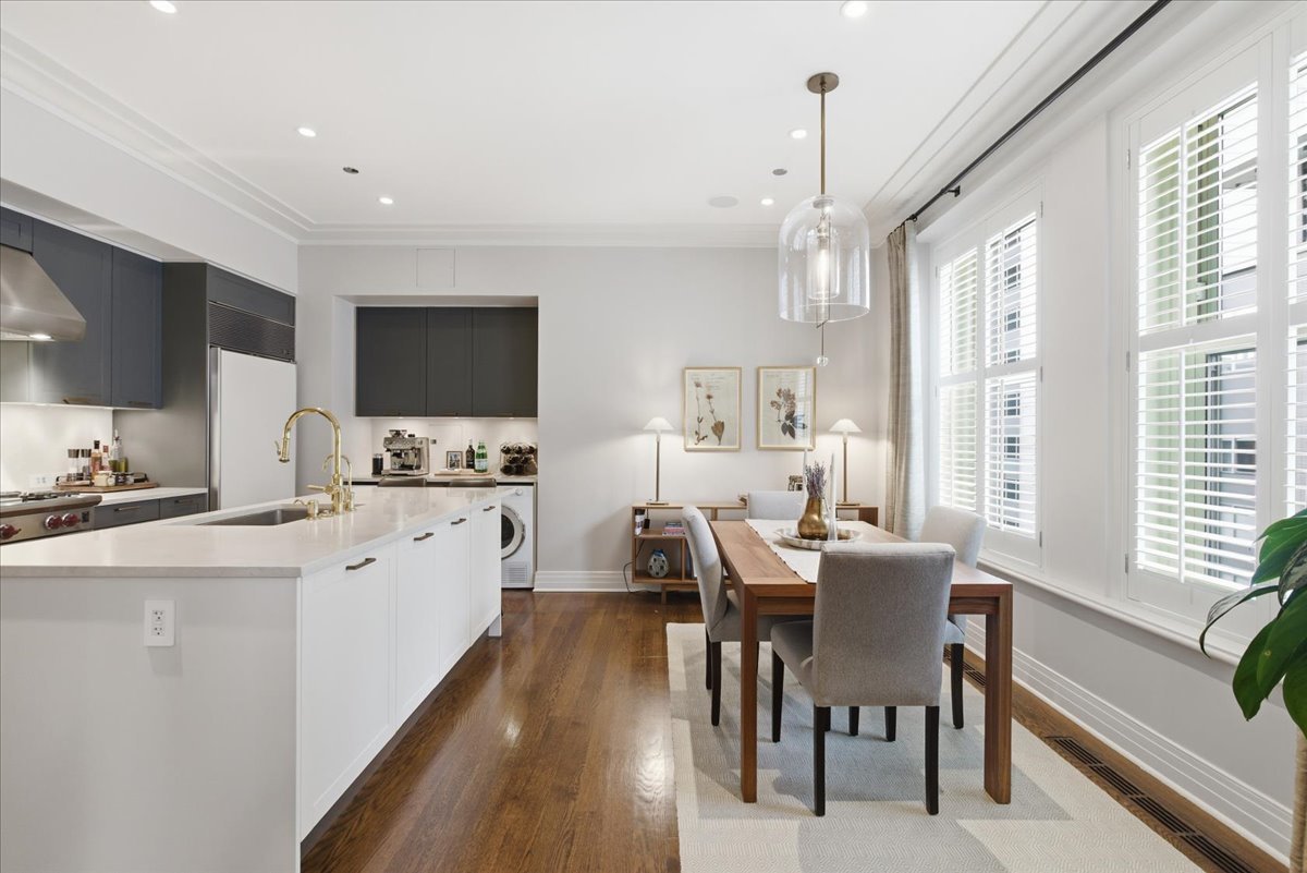 159 E Walton Place 12E