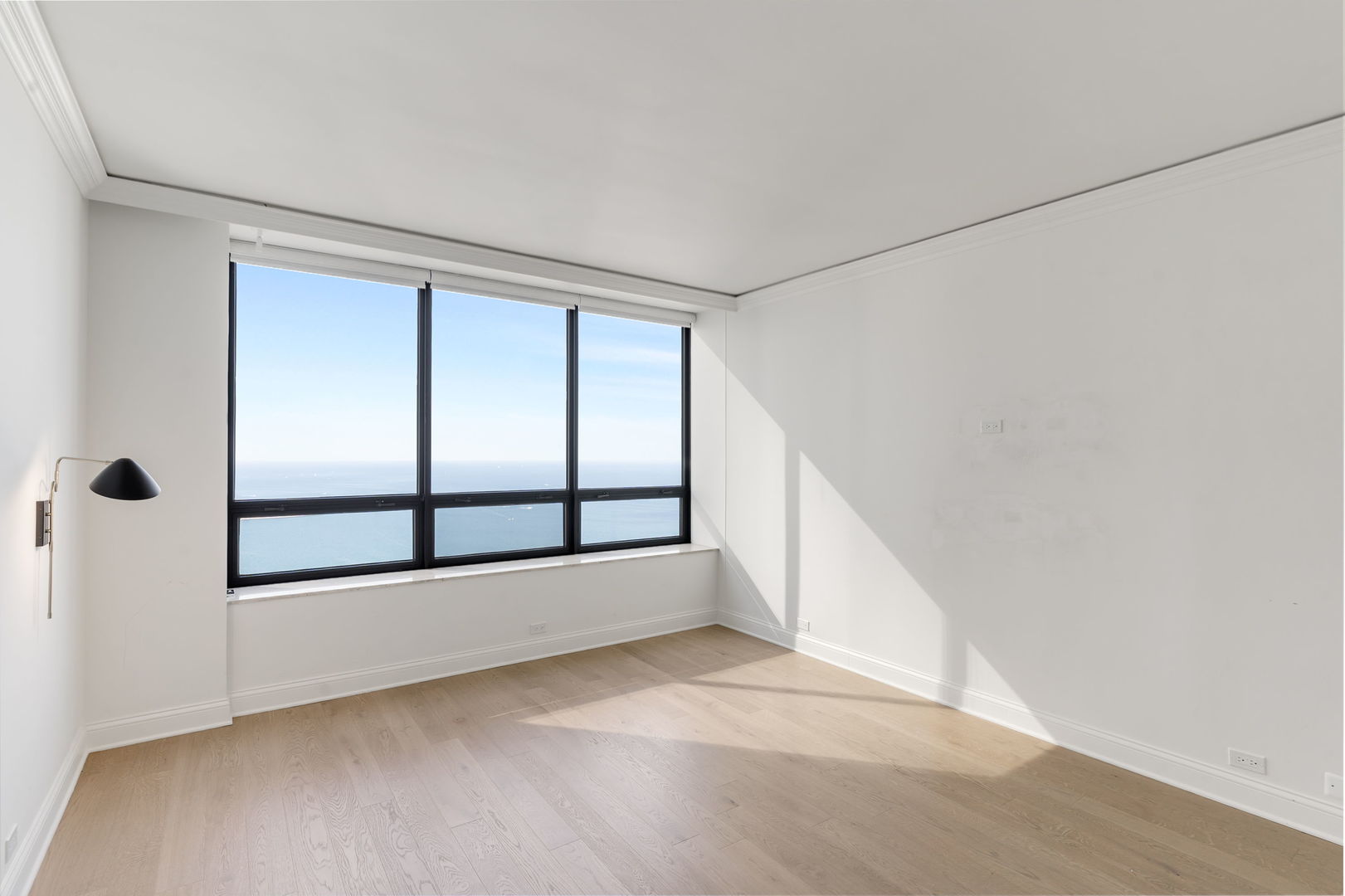 Chicago, Illinois 60611, United States, 2 Bedrooms Bedrooms, ,2 BathroomsBathrooms,Residential,Active,244910