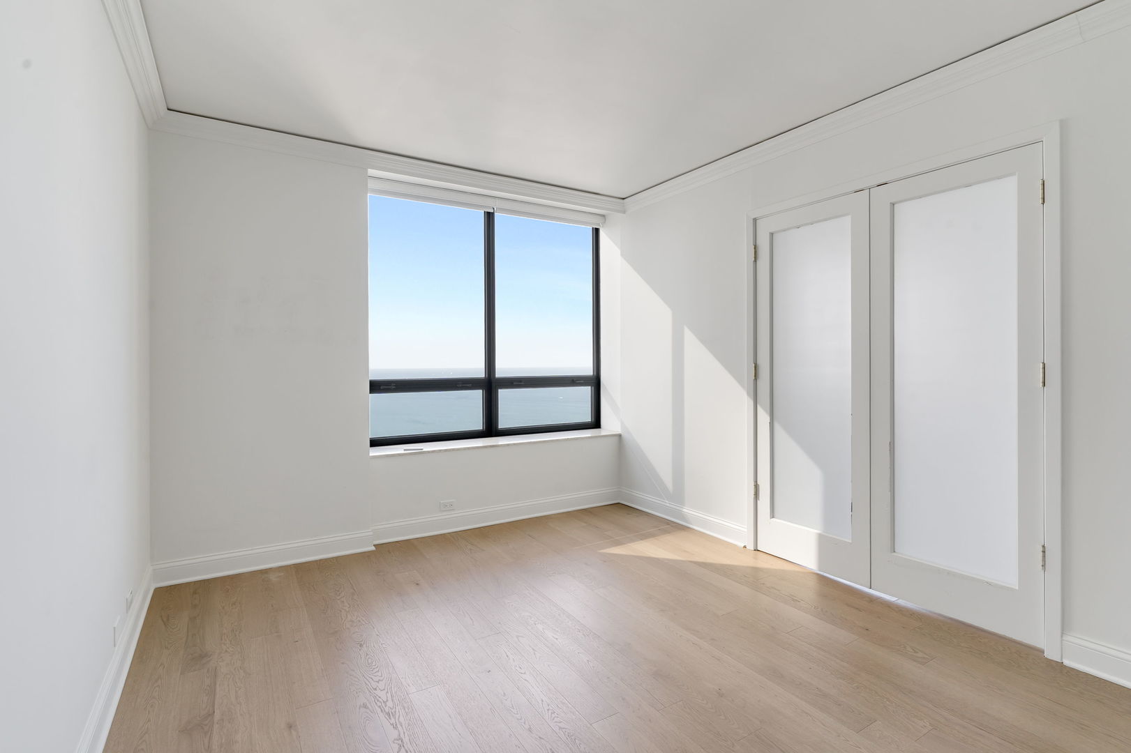 Chicago, Illinois 60611, United States, 2 Bedrooms Bedrooms, ,2 BathroomsBathrooms,Residential,Active,244910