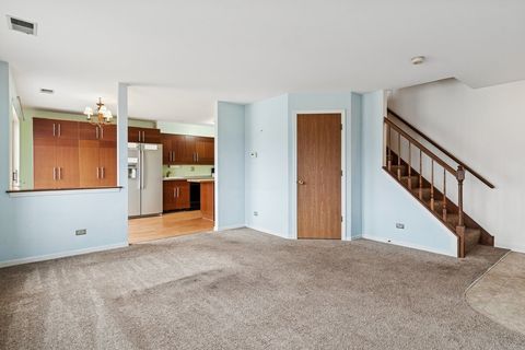 Tiny photo for 1344 S Lorraine Road #C, Wheaton, IL 60189 (MLS # 12567945)