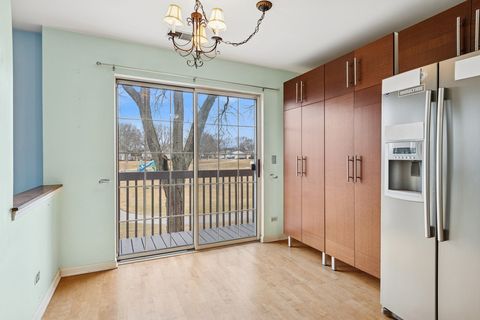 Tiny photo for 1344 S Lorraine Road #C, Wheaton, IL 60189 (MLS # 12567945)