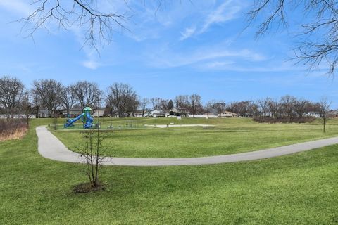 Tiny photo for 1344 S Lorraine Road #C, Wheaton, IL 60189 (MLS # 12567945)