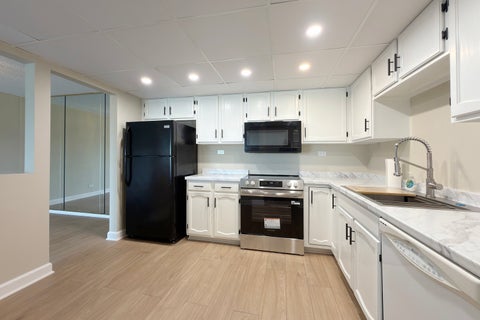 Tiny photo for 350 plum creek Drive #403, Wheeling, IL 60090 (MLS # 12684948)