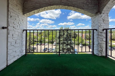 Tiny photo for 350 plum creek Drive #403, Wheeling, IL 60090 (MLS # 12684948)
