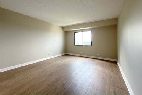 Tiny photo for 350 plum creek Drive #403, Wheeling, IL 60090 (MLS # 12684948)