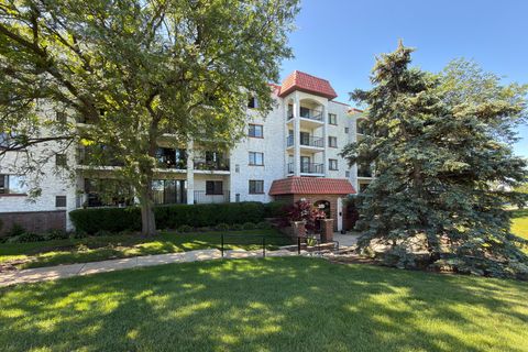 Photo of 350 plum creek Drive #403, Wheeling, IL 60090 (MLS # 12684948)