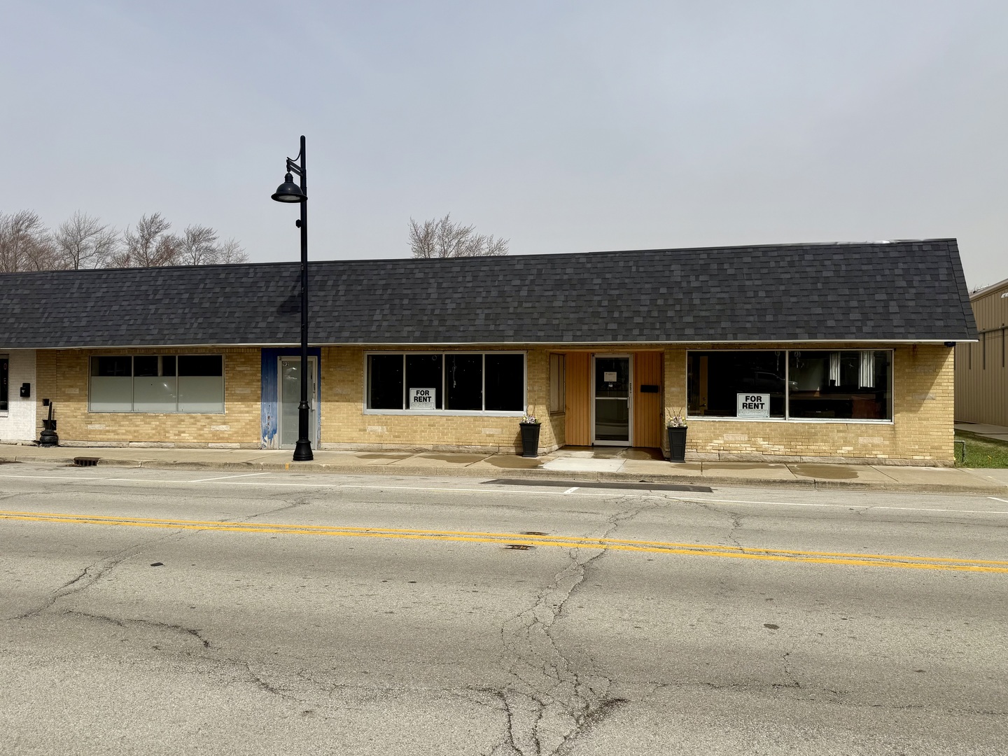 192-194 E Main Street