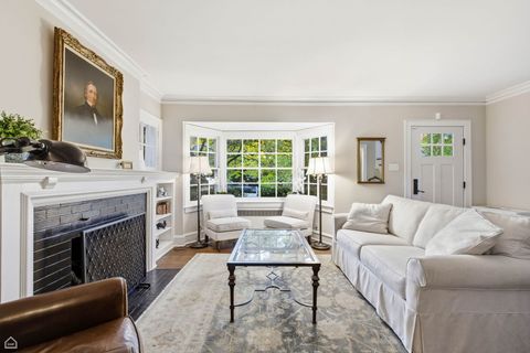 Tiny photo for 2221 Lincolnwood Drive, Evanston, IL 60201 (MLS # 12522573)