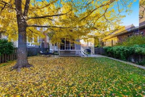 Tiny photo for 2221 Lincolnwood Drive, Evanston, IL 60201 (MLS # 12522573)
