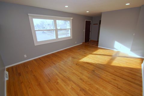 Tiny photo for 3618 Magnolia Court, Bettendorf, IA 52722 (MLS # 100000267)