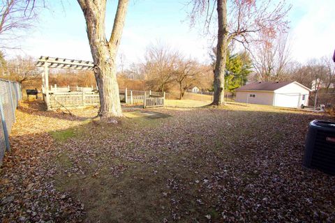 Tiny photo for 3618 Magnolia Court, Bettendorf, IA 52722 (MLS # 100000267)