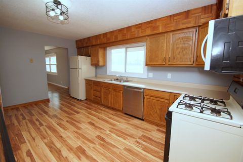 Tiny photo for 3618 Magnolia Court, Bettendorf, IA 52722 (MLS # 100000267)