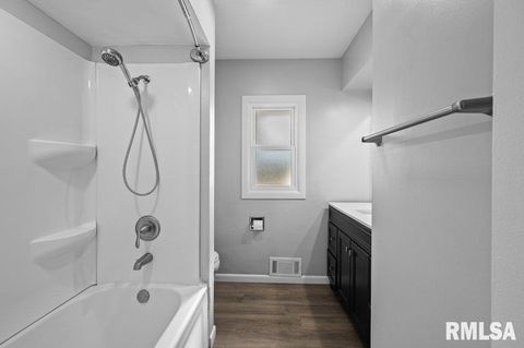 Tiny photo for 1358 W Garfield Street, Davenport, IA 52806 (MLS # QC4268628)