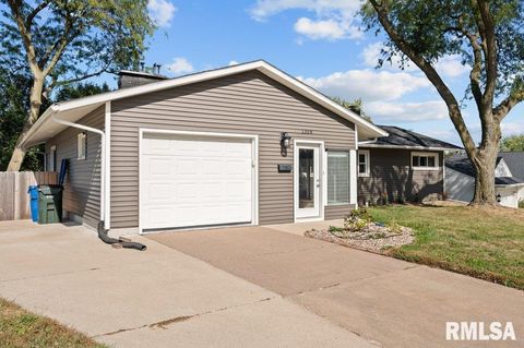 Tiny photo for 1358 W Garfield Street, Davenport, IA 52806 (MLS # QC4268628)