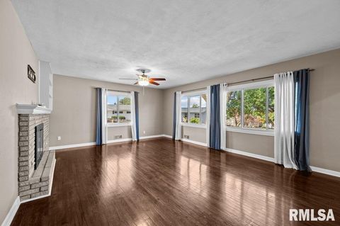 Tiny photo for 1358 W Garfield Street, Davenport, IA 52806 (MLS # QC4268628)