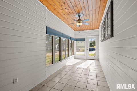 Tiny photo for 1358 W Garfield Street, Davenport, IA 52806 (MLS # QC4268628)