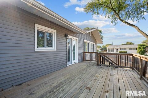 Tiny photo for 1358 W Garfield Street, Davenport, IA 52806 (MLS # QC4268628)