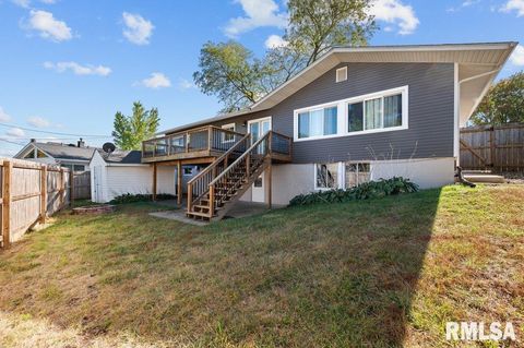 Tiny photo for 1358 W Garfield Street, Davenport, IA 52806 (MLS # QC4268628)