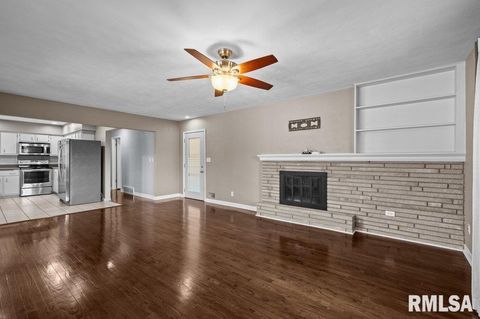 Tiny photo for 1358 W Garfield Street, Davenport, IA 52806 (MLS # QC4268628)