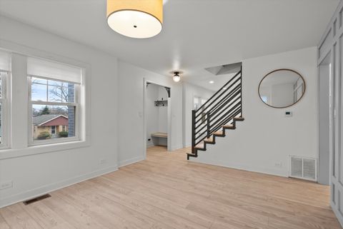 Tiny photo for 2718 W 96th Place, Evergreen Park, IL 60805 (MLS # 12590303)