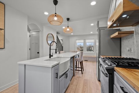 Tiny photo for 2718 W 96th Place, Evergreen Park, IL 60805 (MLS # 12590303)