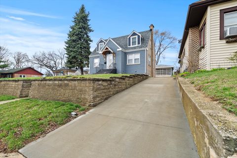 Tiny photo for 2718 W 96th Place, Evergreen Park, IL 60805 (MLS # 12590303)