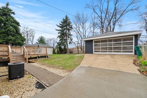 Tiny photo for 2718 W 96th Place, Evergreen Park, IL 60805 (MLS # 12590303)
