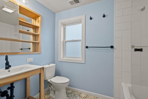 Tiny photo for 2718 W 96th Place, Evergreen Park, IL 60805 (MLS # 12590303)